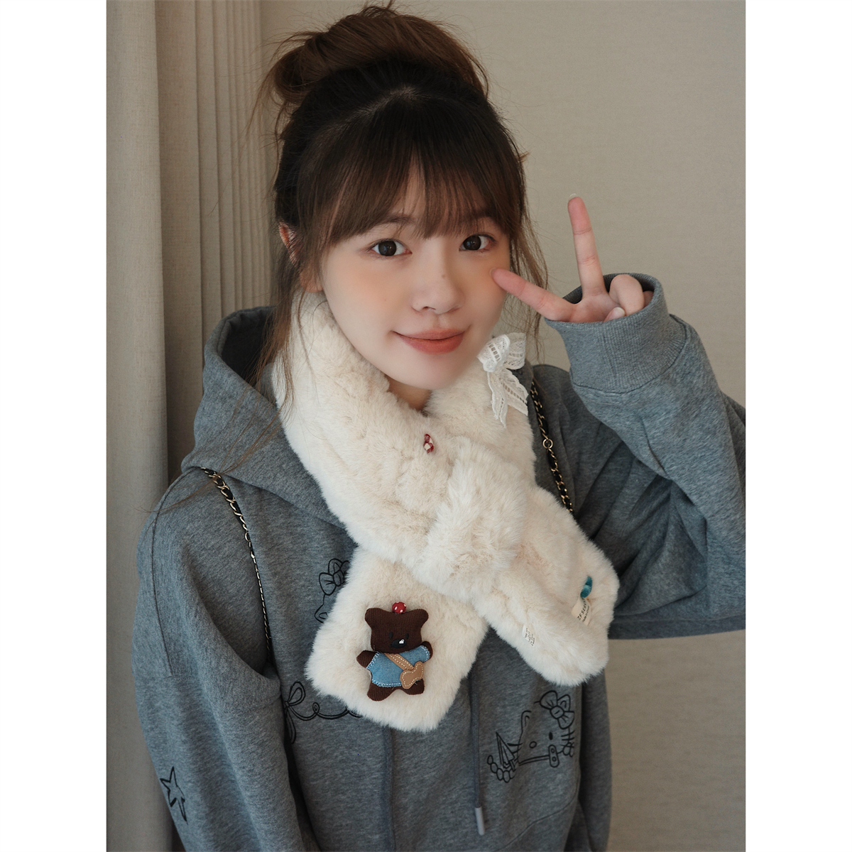 丁走走韩版可爱小熊毛绒围脖女冬季保暖护颈加厚百搭交叉围巾学生