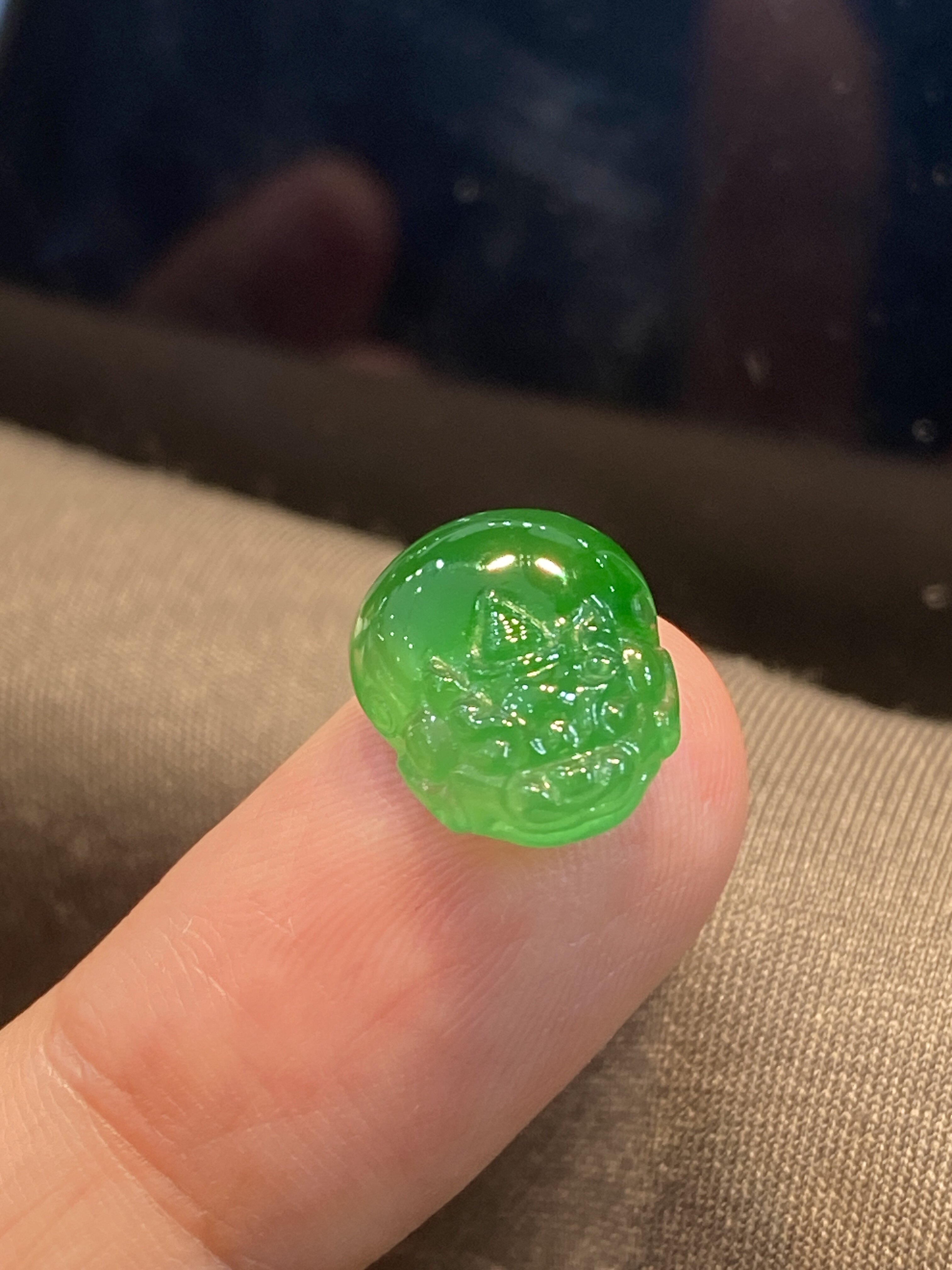 缅甸天然A货翡翠冰种阳绿翡翠貔缅甸翡翠
