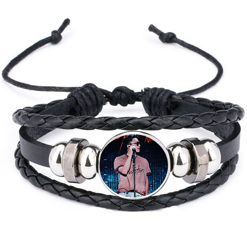 谢霆锋演唱会编织手链