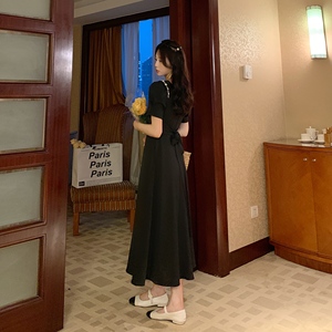 KM19057#大码女装2022赫本风法式方领腰带可从前向后系修身连衣裙