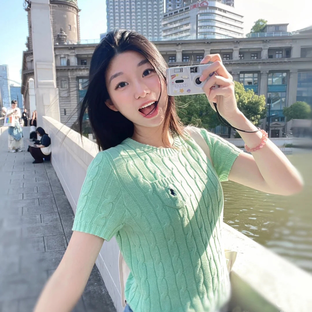 小马标刺绣麻花口袋款短袖针织衫