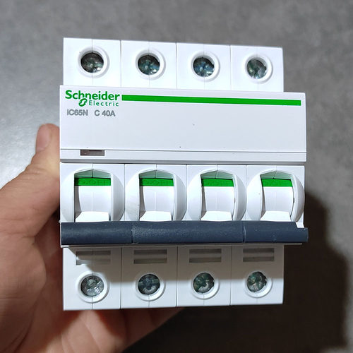 施耐德断路器4P63三相四线IC65N