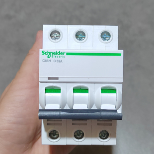 40断路器380V空气开关32黑柄20 63A Schneider施耐德C65