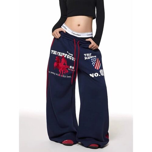 Retrolettersportspants.