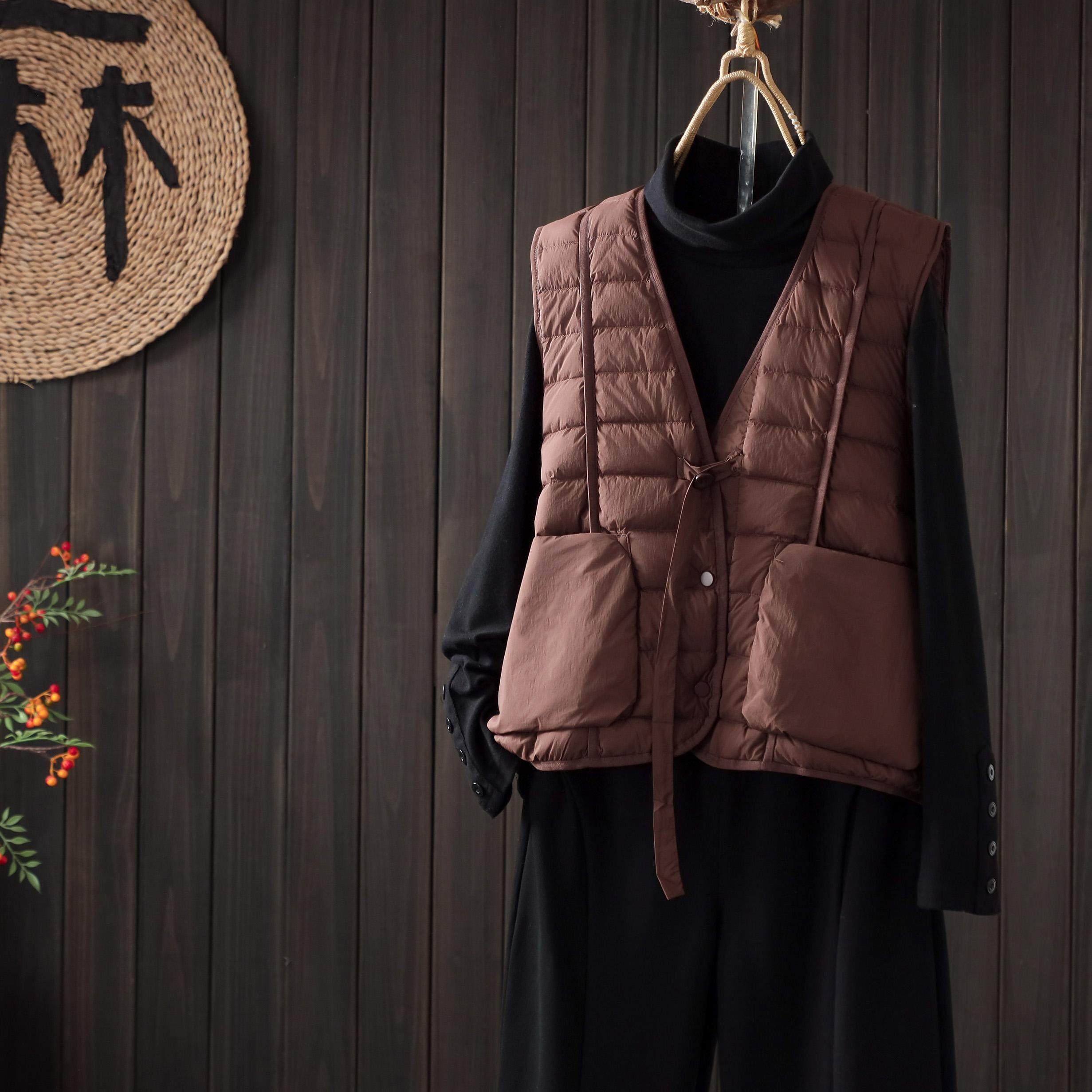 冬季小众设计V领新中式口袋羽绒服白鸭绒坎肩叠穿外套女轻薄上衣