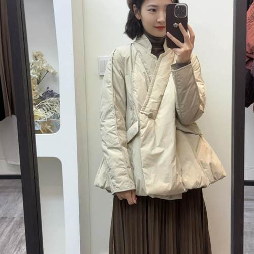 减龄气质百搭时尚保暖羽绒服简约