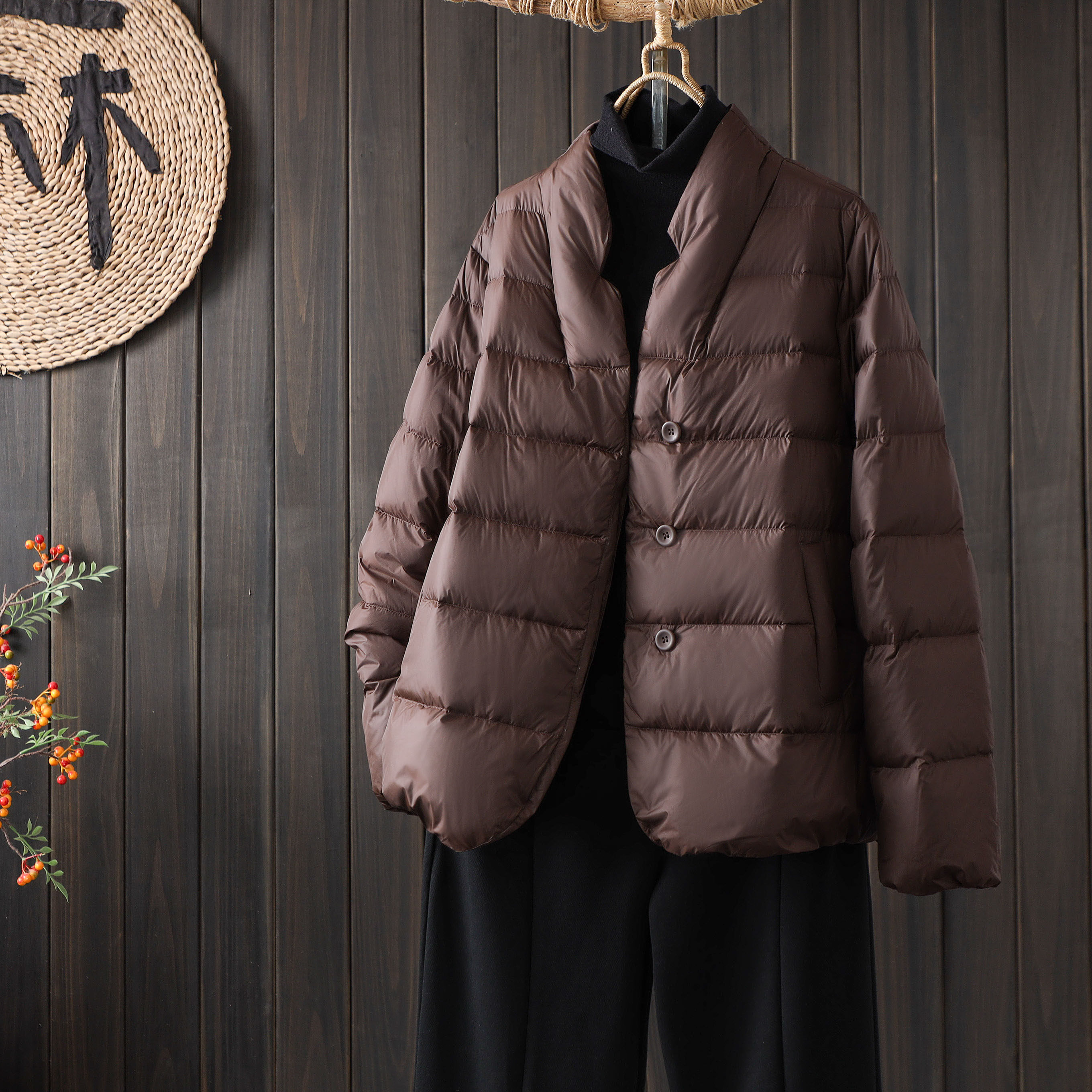 简约文艺短款羽绒服2025秋冬新款