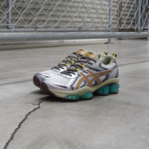 日本代购直邮ASICS GEL-QUANTUM KINETIC缓震量子绿凝胶运动鞋25