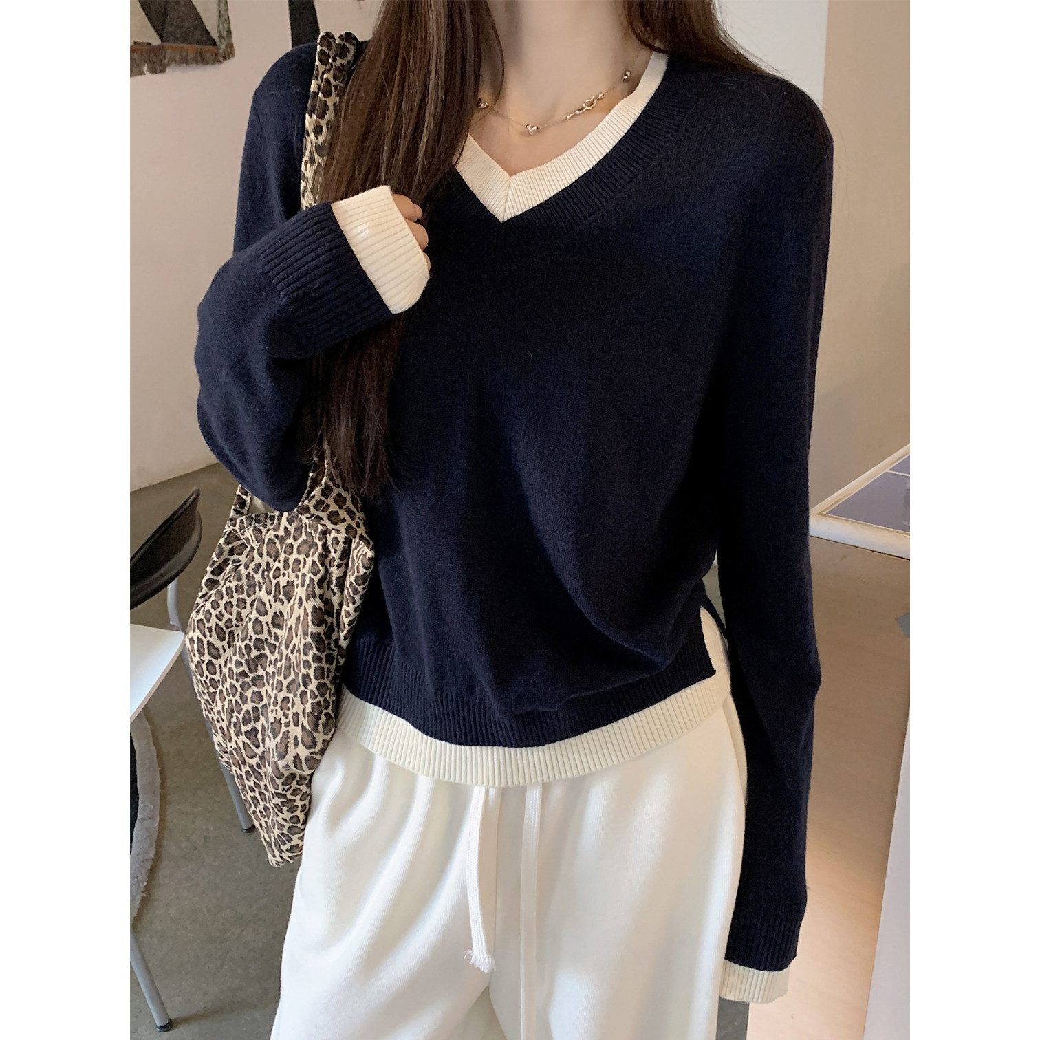 法式小资撞色V领假两件针织衫女春秋冬季打底衫毛衣内搭长袖上衣,女装/女士精品,毛针织衫,淘宝优惠券,粉丝福利购,淘宝优惠卷