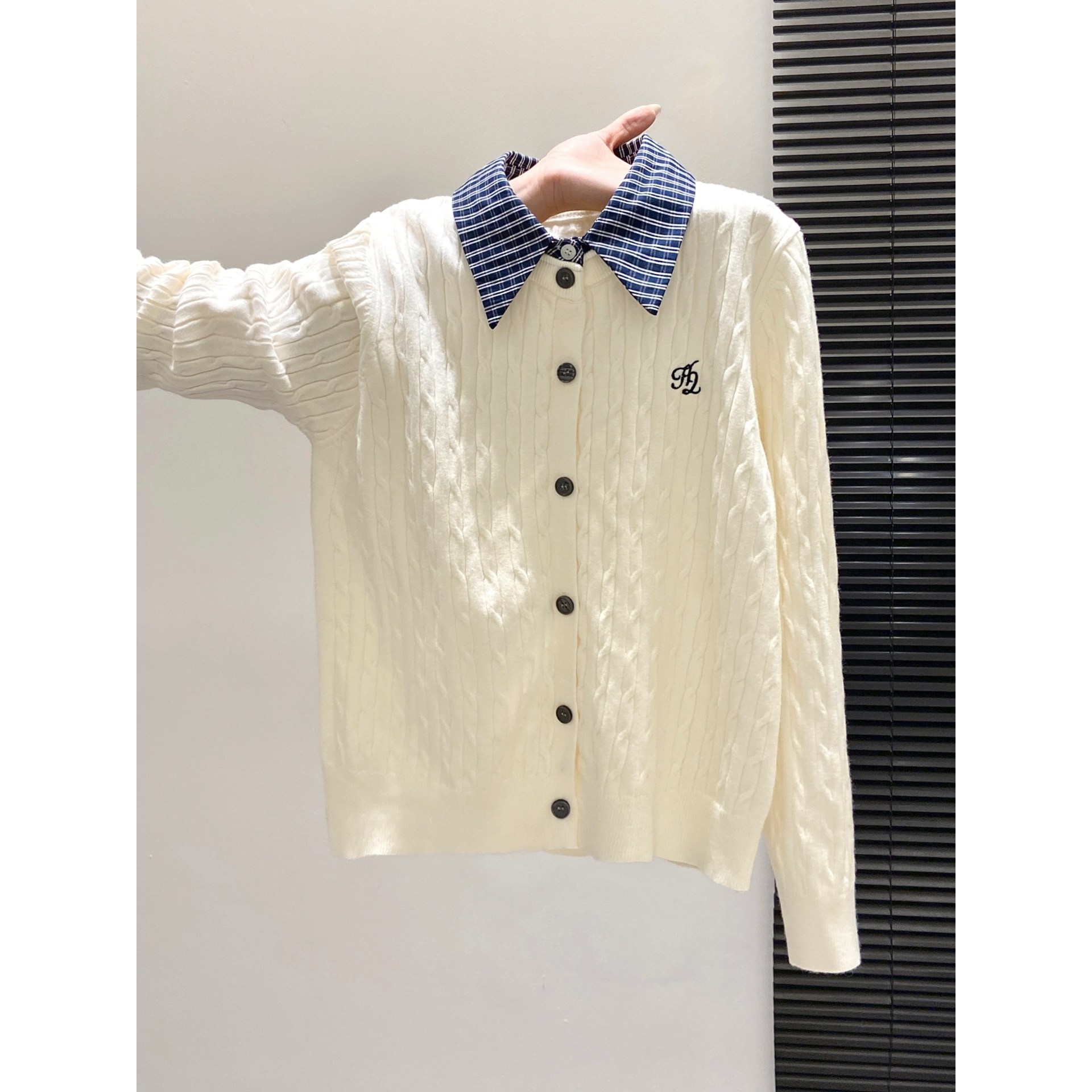 高级感减龄时尚撞色刺绣麻花polo领长袖针织衫毛衣女春秋冬季上衣