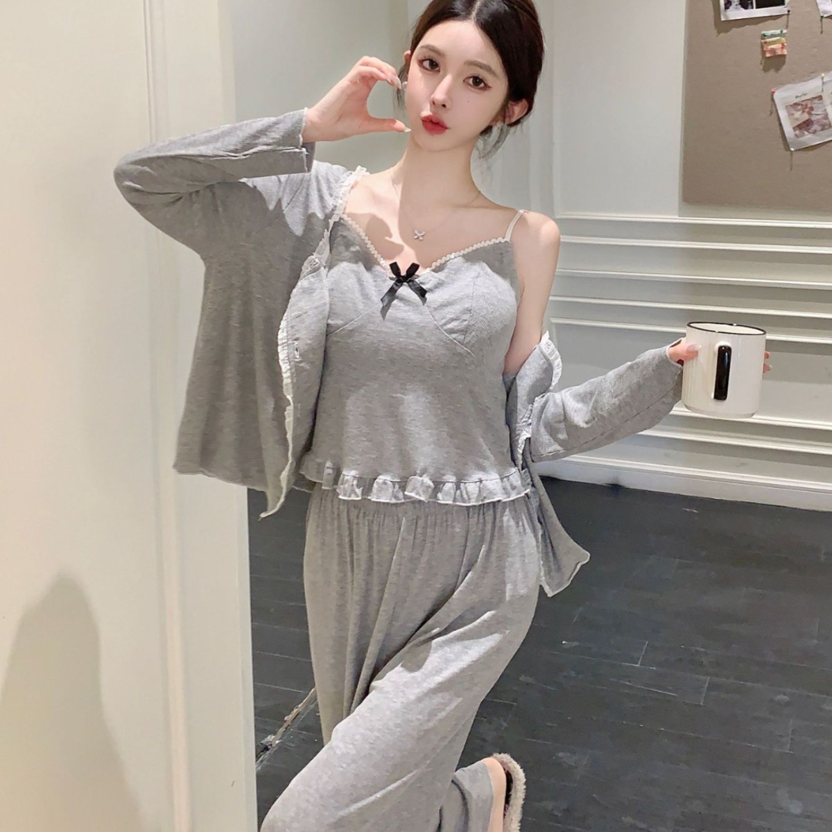 秋冬莫代尔睡衣三件套女性感吊带长袖长裤家居服棉质带胸垫小香风