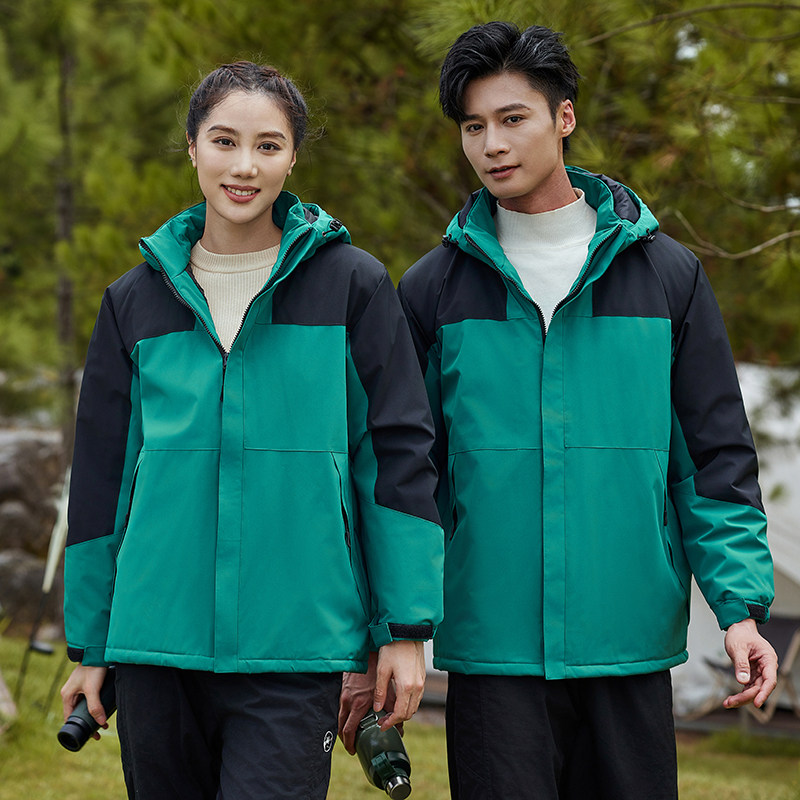 新款户外冬季冲锋衣男女同款防风防水保暖外套宽松百搭登山服外套
