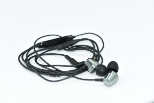 钛膜单元 独家售后 带麦通话线控耳机 侧入耳式 金属外壳 疯狂价格