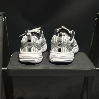 【坏蛋】Adidas阿迪达斯男跑步舒适网面透气春夏休闲运动鞋KJ8105