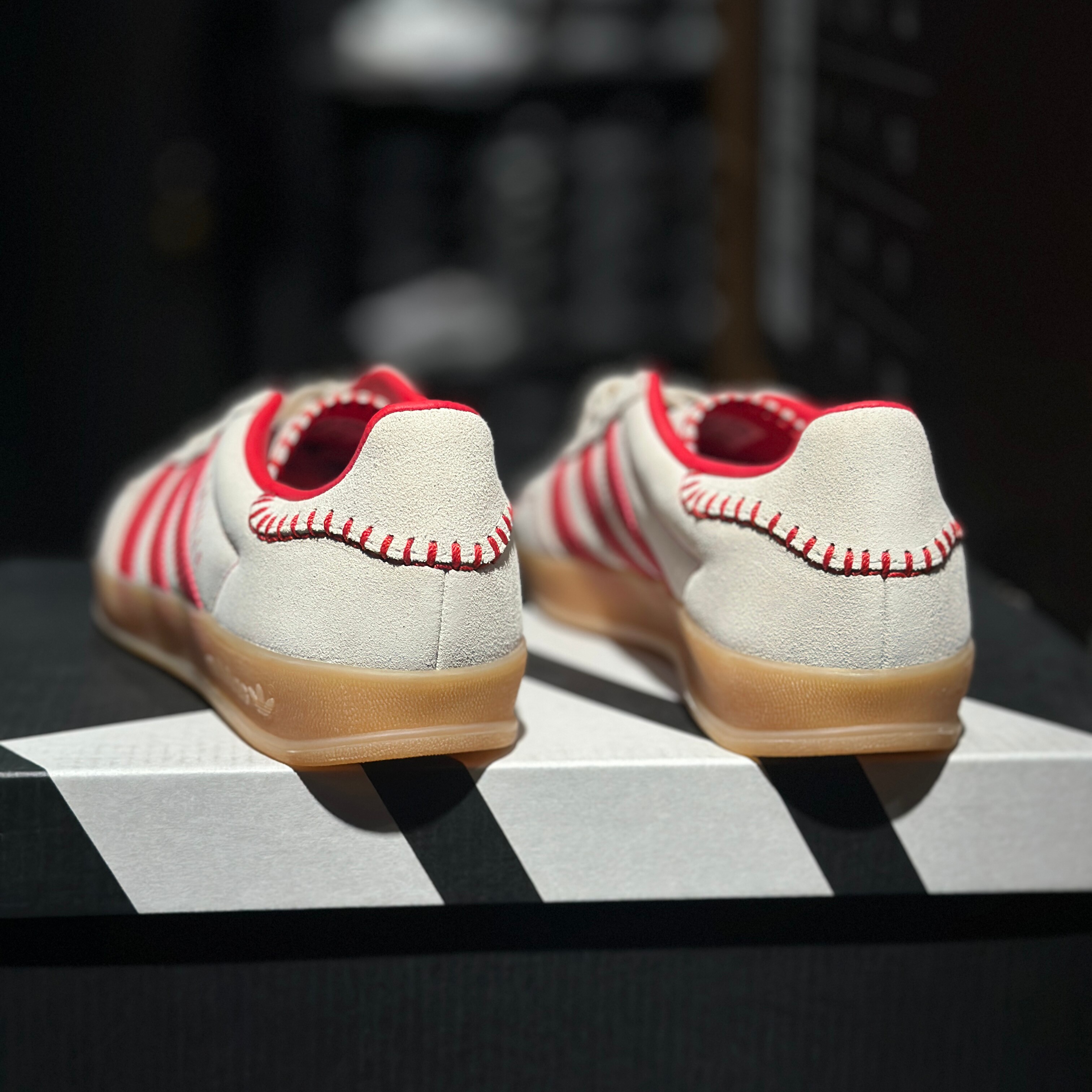 【坏蛋】adidas/阿迪达斯秋冬男女情侣款运动T头鞋休闲鞋JS1402