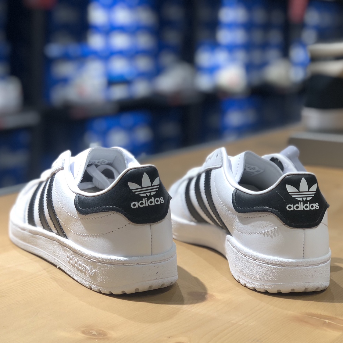 小白鞋休闲板鞋Adidas/阿迪达斯