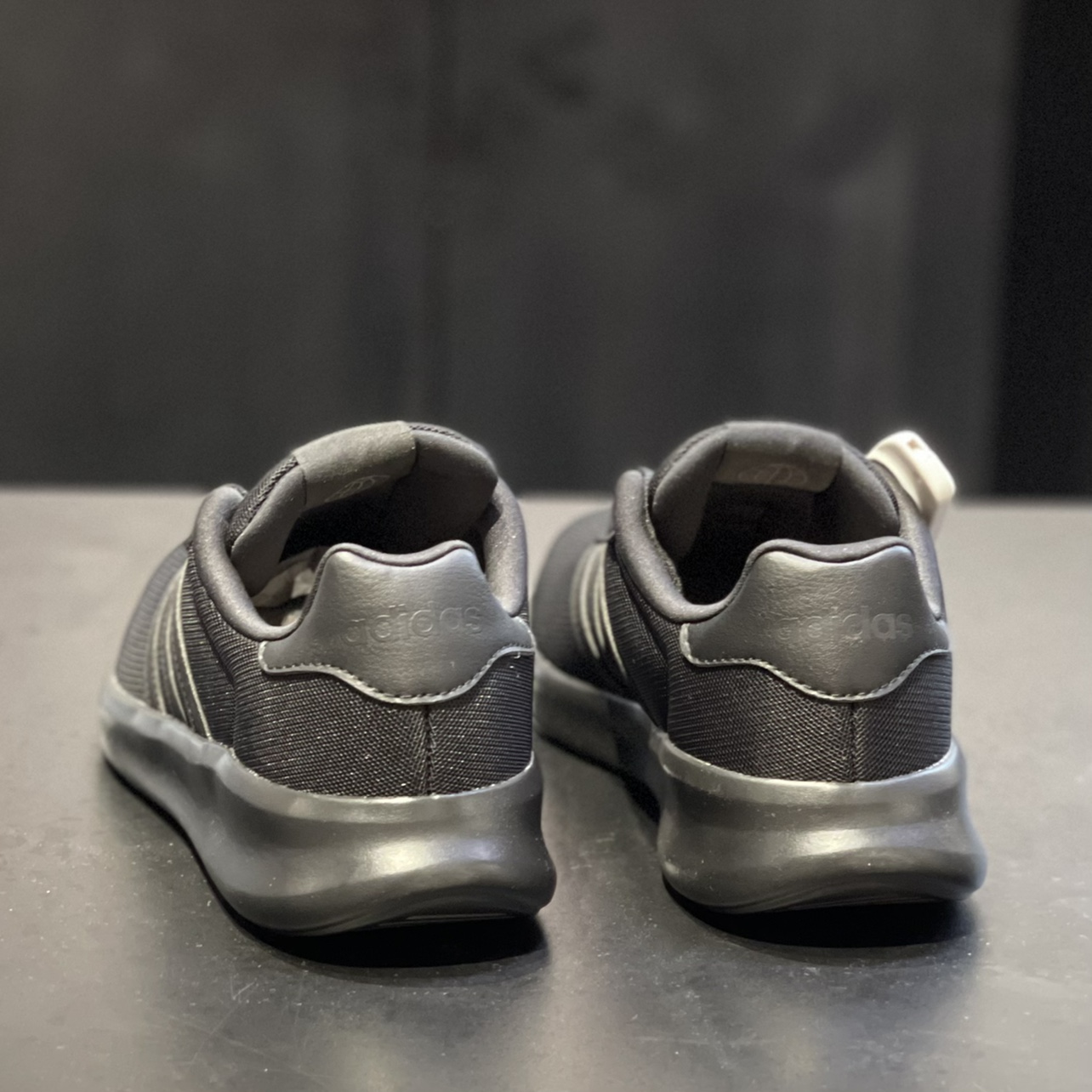 adidas/阿迪达斯 夏款新款男鞋黑武士网鞋透气运动跑步鞋 gw7954