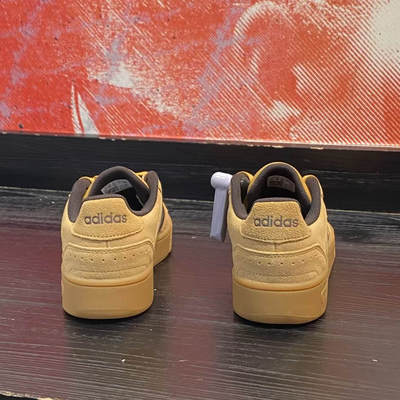 阿迪达斯时尚运动休闲鞋系带