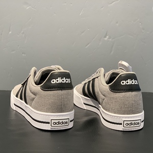 Adidas阿迪达斯正品男鞋防滑低帮运动休闲鞋板鞋FW3270