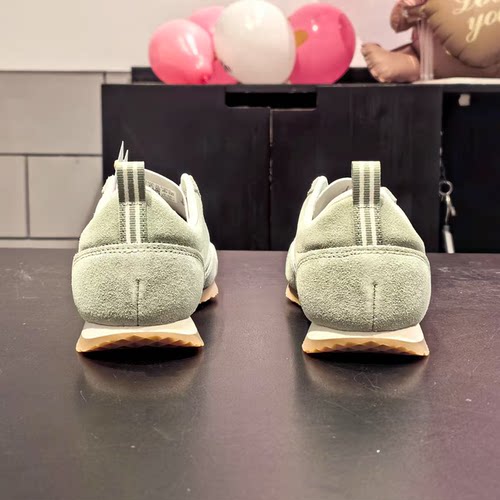 adidas阿迪达斯新款男女百搭VS JOG 2.0休闲薄底运动休闲鞋JS4445