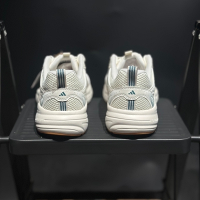 【坏蛋】Adidas阿迪达斯男子春夏低帮跑步鞋舒适休闲运动鞋KJ8106