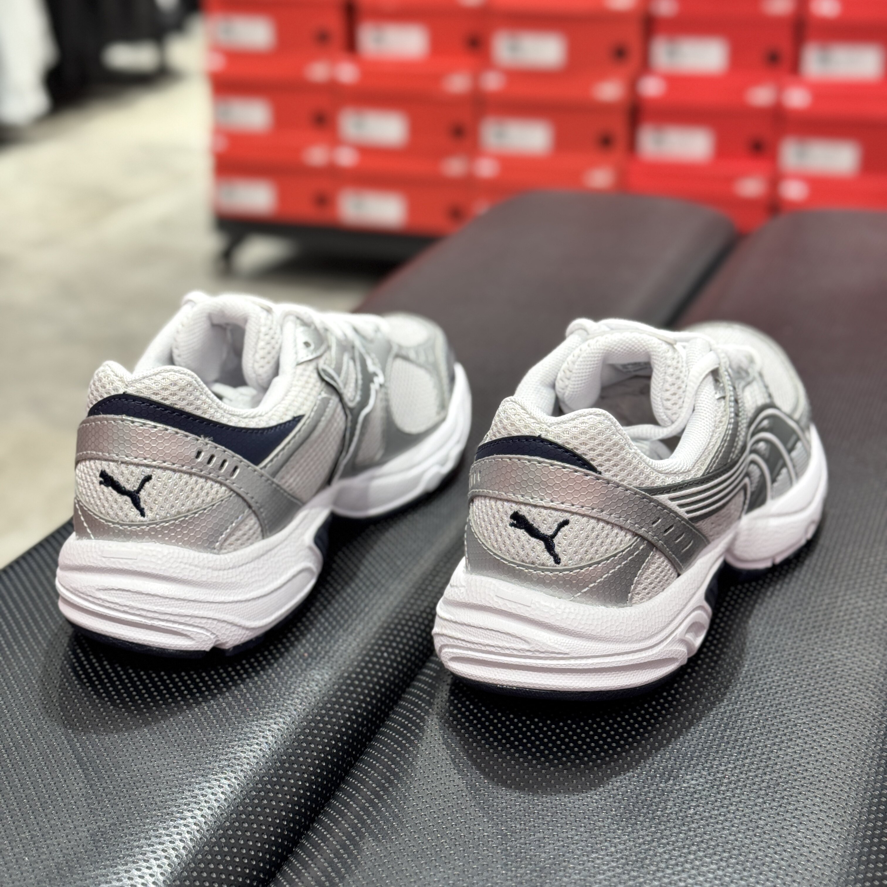 彪马PUMA男女情侣复古低帮轻便透气百搭白银运动休闲跑步鞋368465