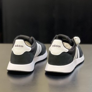 运动休闲跑步鞋Adidas/阿迪达斯