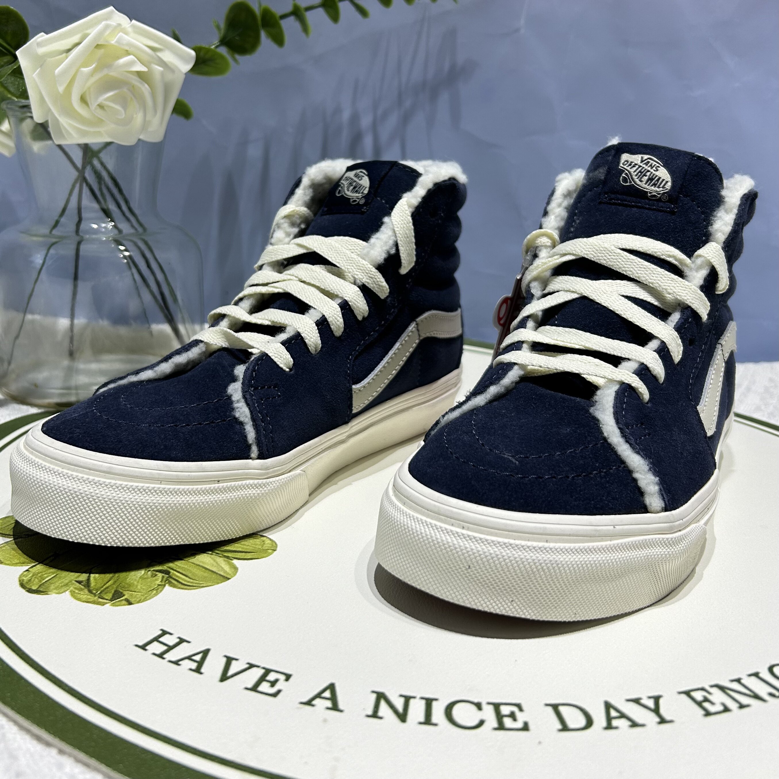 Vans Sk8 Buty冬季保暖加绒藏蓝色男女同款高帮板鞋VN0005U9JDU