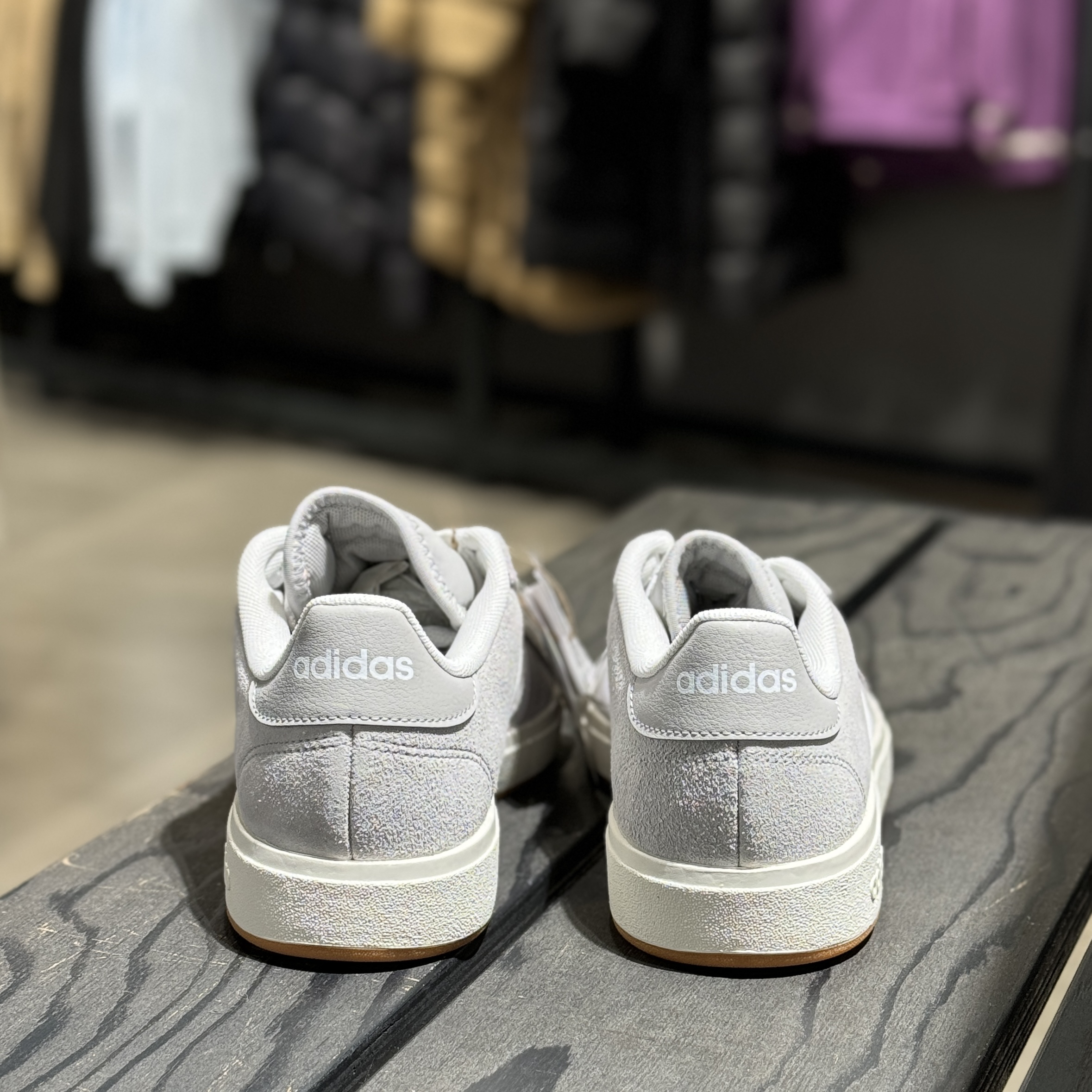 ADIDAS/阿迪达斯秋季新款情侣款翻毛皮运动低帮耐磨休闲鞋IH6185