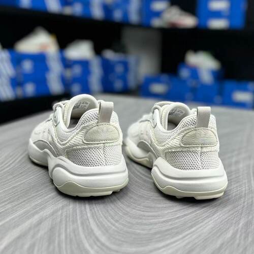 Adidas/阿迪达斯透气百搭运动鞋