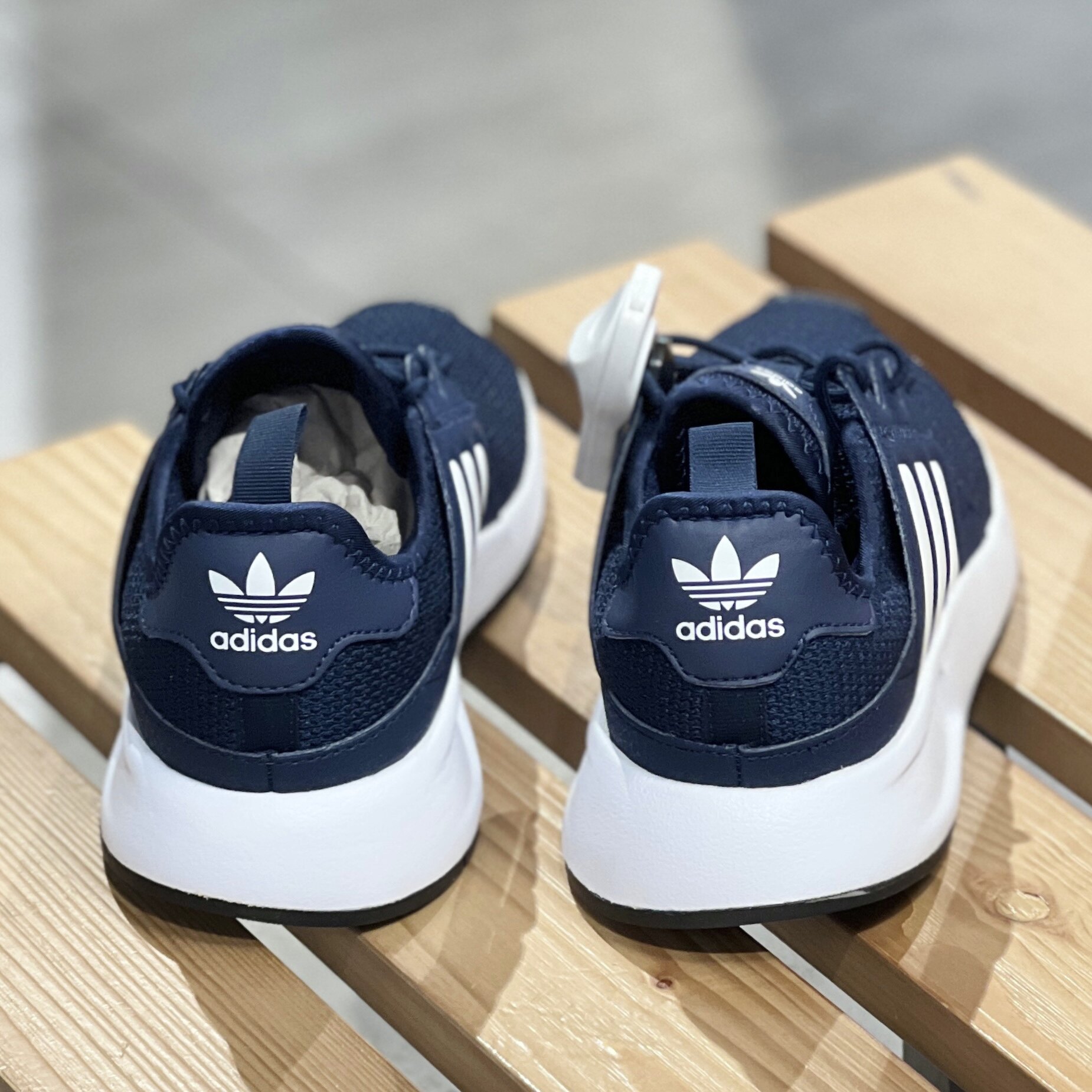 阿迪达斯三叶草女子运动鞋x_plr j网面透气休闲鞋轻便板鞋cq2965