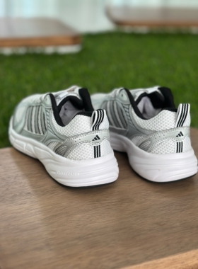 【坏蛋】Adidas阿迪达斯男跑步舒适网面透气春夏休闲运动鞋KJ8105