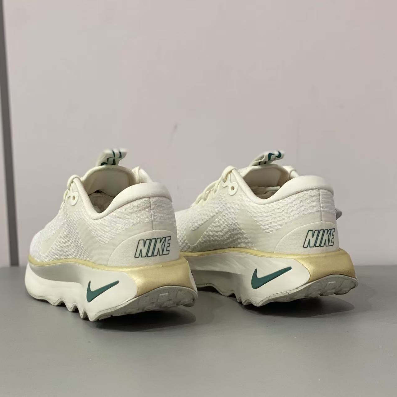 Nike耐克秋季女子MOTIVA波浪底运动休闲舒适跑步鞋锐力DV1238-102