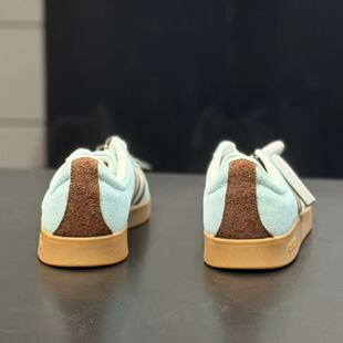 Adidas/阿迪达斯男款翻毛皮夏秋百搭耐磨低帮户外休闲板鞋KK3772