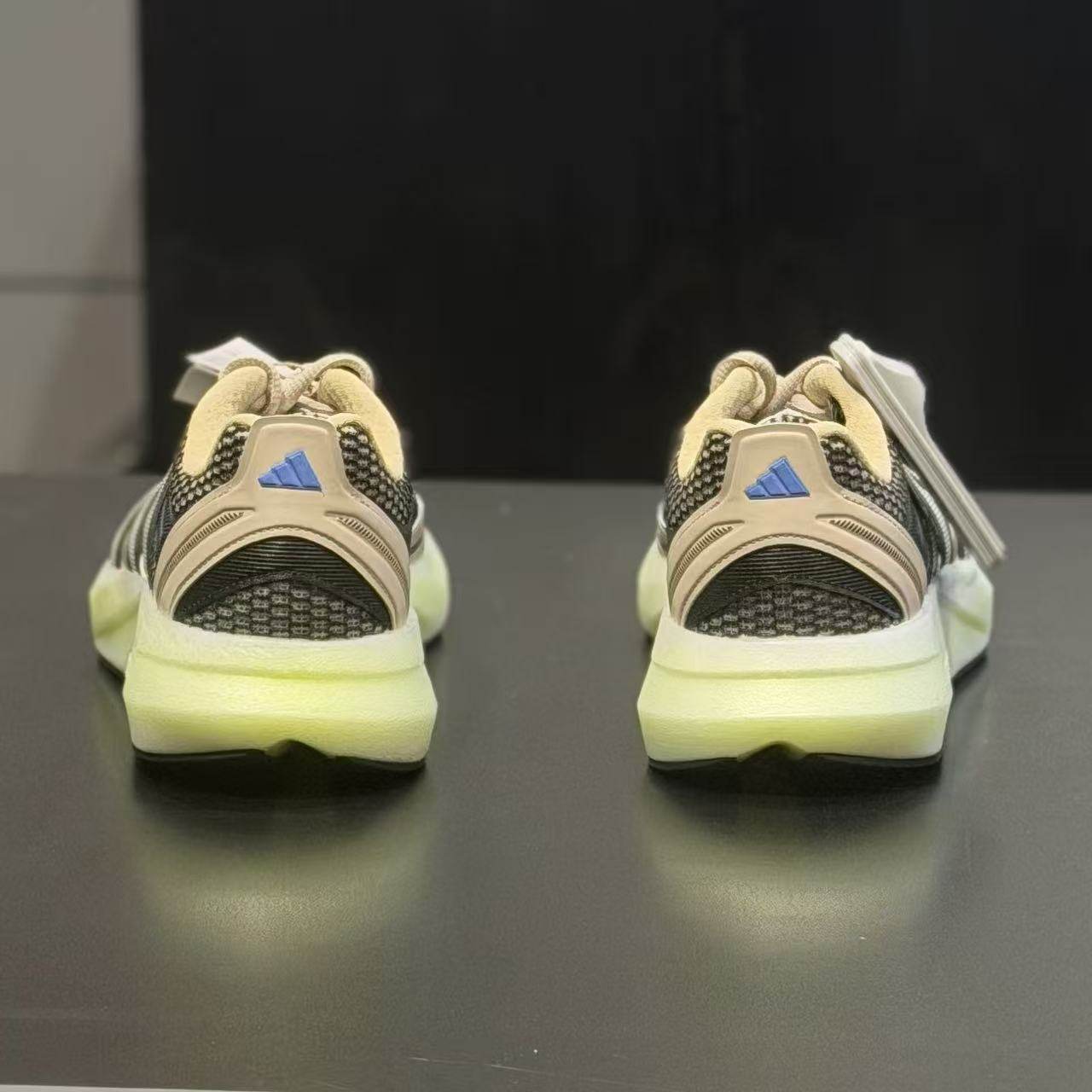 Adidas阿迪达斯男款鞋子2025秋季新款运动休闲透气跑步鞋JS2065