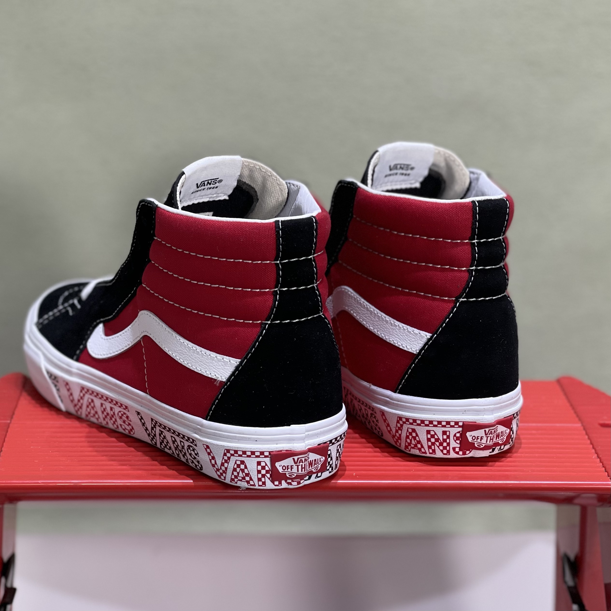 VANS范斯SK8Hi黑红撞色拼接字母高帮男女休闲帆布板鞋VN0A4BV6SXX