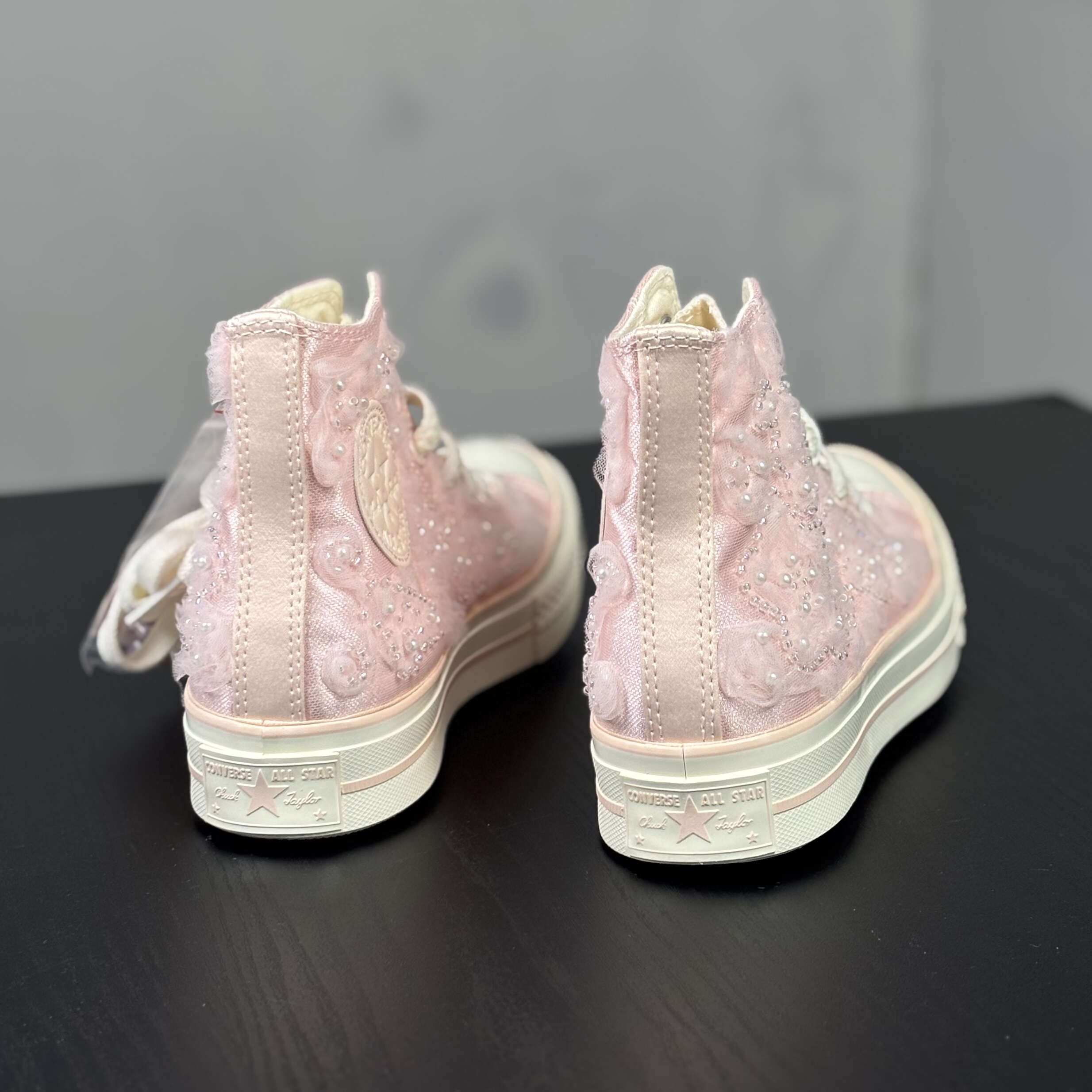 匡威 1970s 粉色蕾丝珍珠花花设计婚鞋女子高帮帆布鞋A13850C N仓