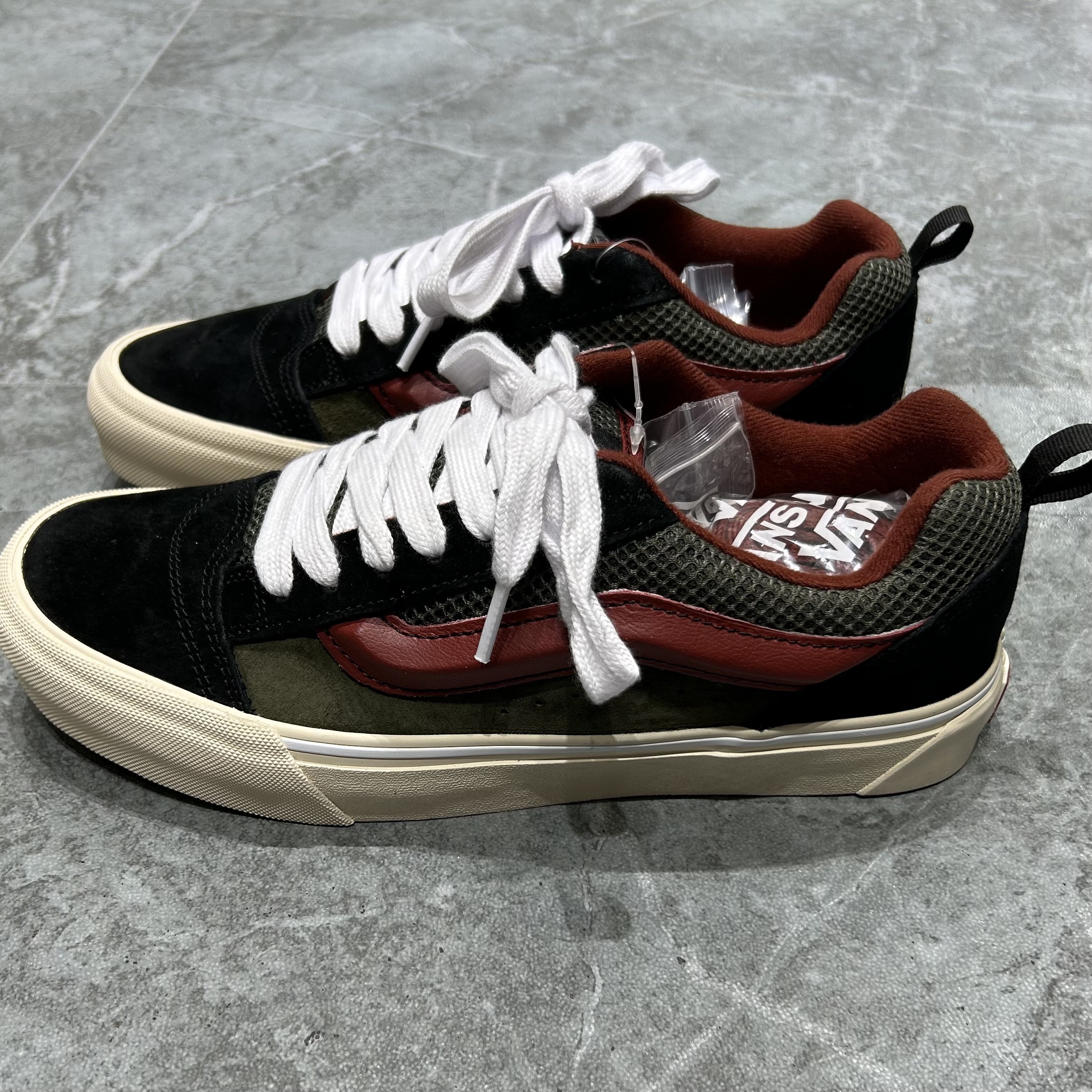 Vans Knu Skool男女同款美式复古经典低帮板鞋面包鞋VN0007QDBXV