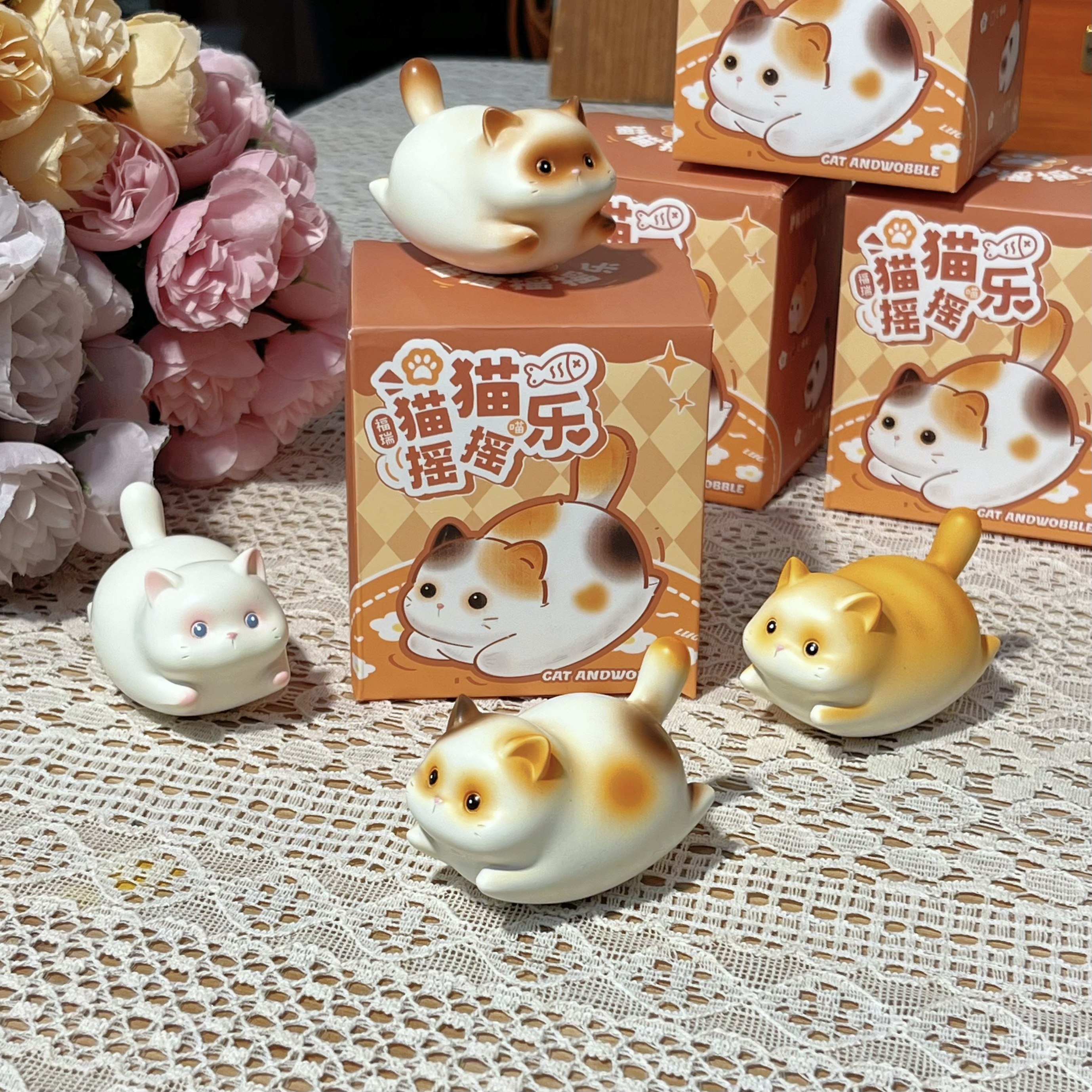 可爱猫咪摇摇乐摆件 可旋转摆件含底座（底座颜色随机）/不含底座,家居饰品,桌面摆件,淘宝优惠券,粉丝福利购,淘宝优惠卷