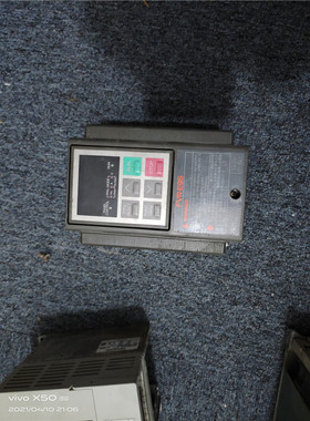 变频器 FVR-E9S 0.4KW 220V FVR0.4E9S-2 质量保证9成新包好