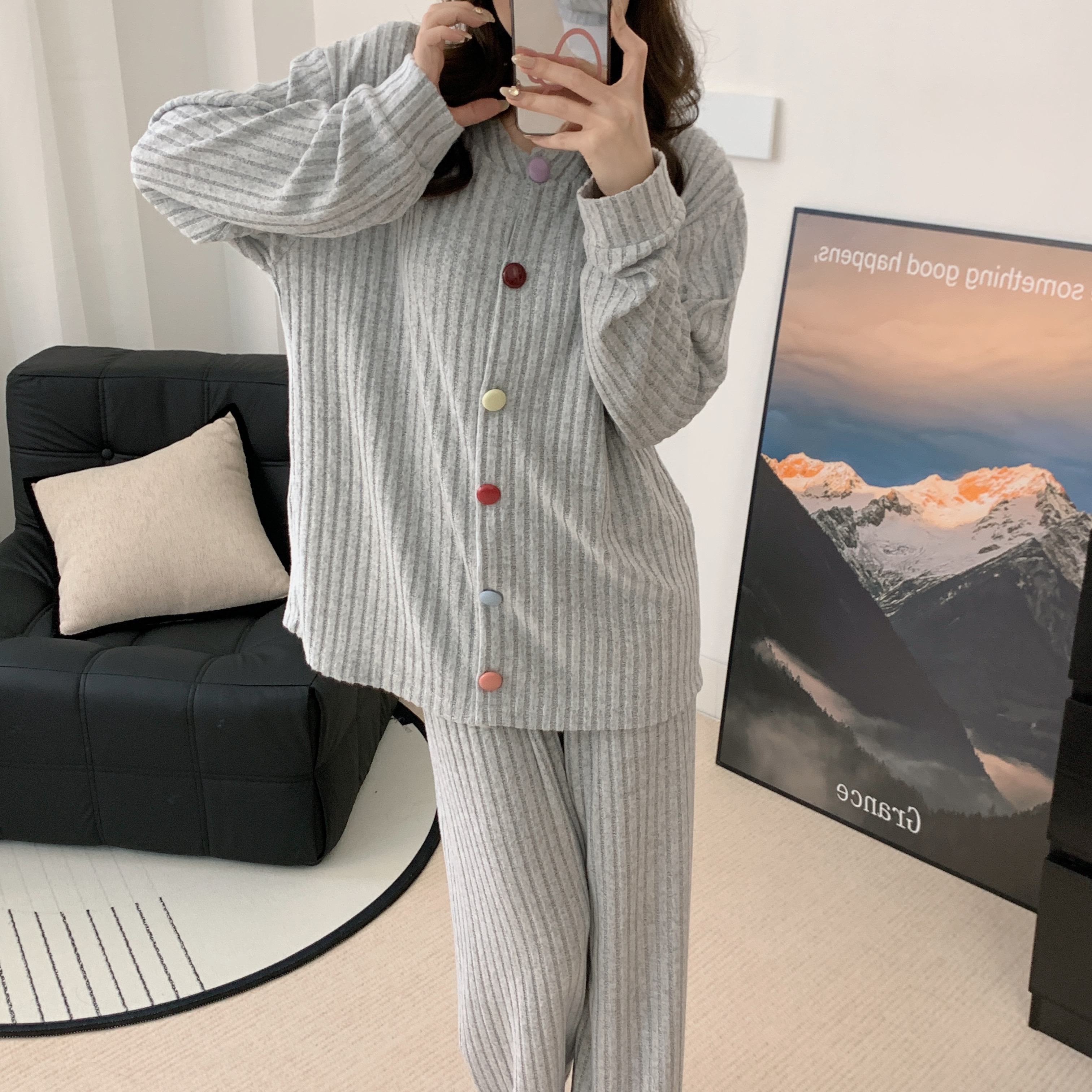 羊羔绒冬季保暖睡衣女简约休闲可外穿加绒加厚卡通刺绣纯色家居服