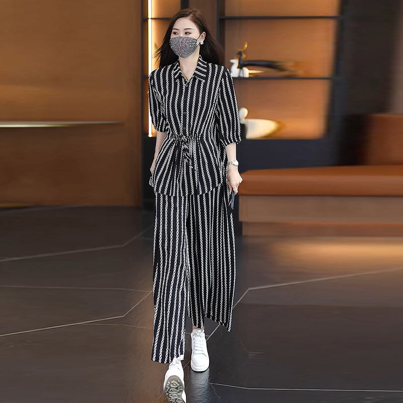 大码女装夏季收腰休闲运动套装女2025胖妹妹遮肚短袖+裤子两件套