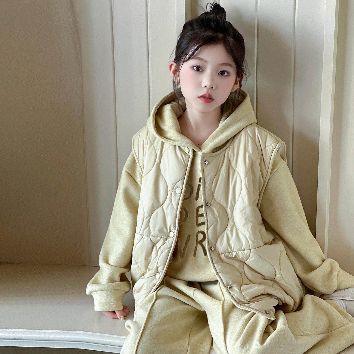 女童马甲套装加绒卫衣秋冬2025新款大童初冬三件套马甲棉服冬季潮