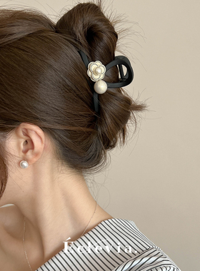 E2302 网红气质经典小香风中号8CM半抓夹 黑白山珠珠抓夹