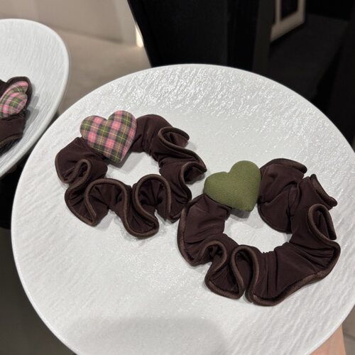A0479 复古格纹爱心小肠发圈女高级感奶皮面膜发绳丸子头皮筋扎