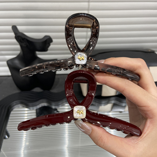 E4632细闪贝壳小狗13cm大抓夹发饰后脑勺鲨鱼夹2025新款 发夹高级