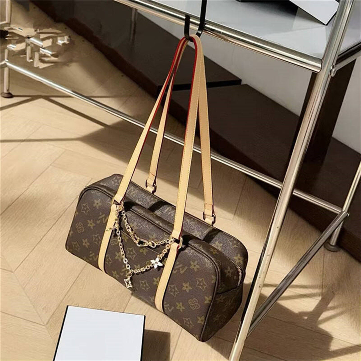 优草坊新款印花链条简约波士顿包单肩腋下包休闲大容量女包枕头包