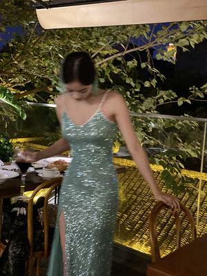 薄荷绿亮片修身长礼服裙