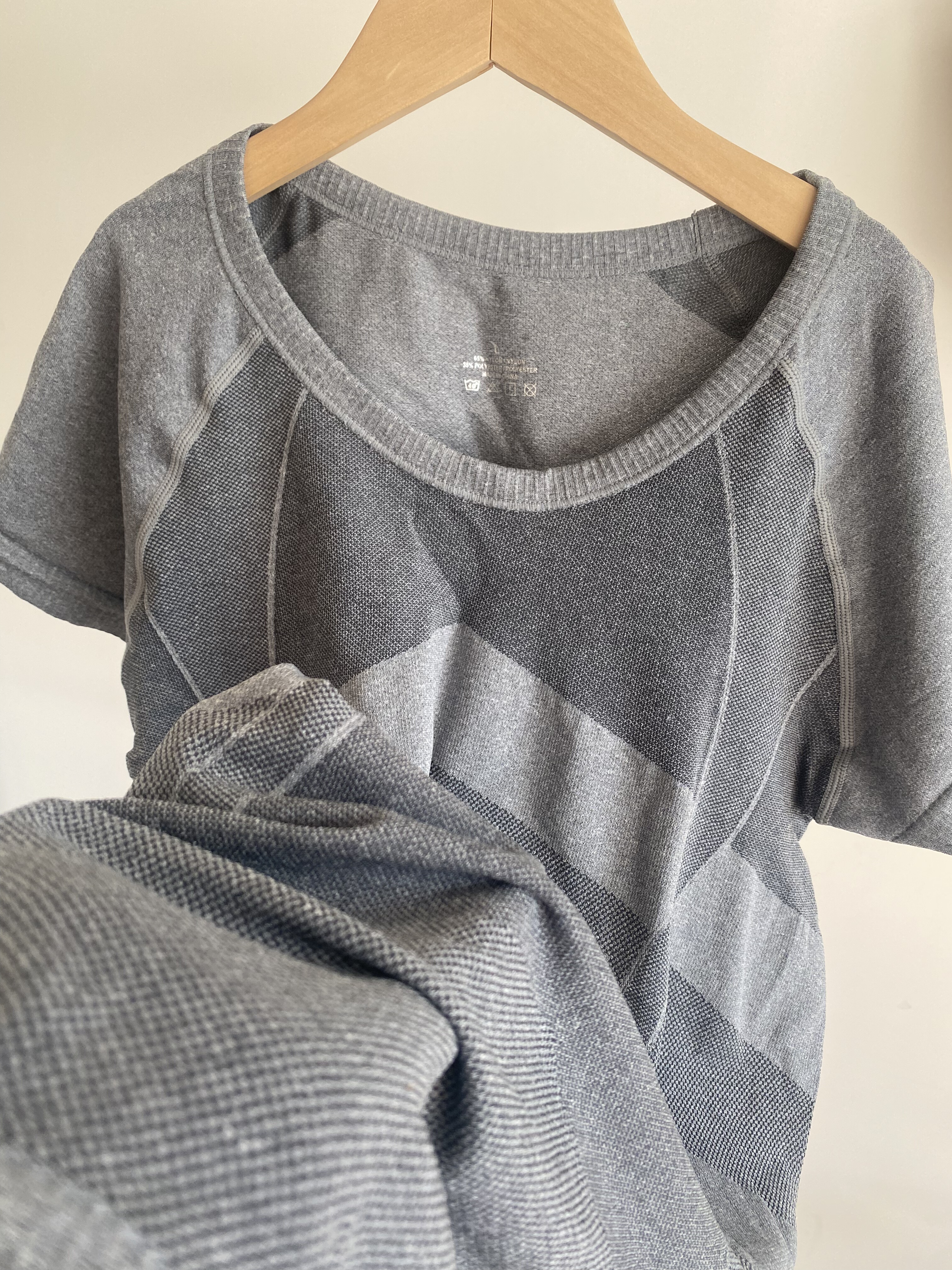 运动无缝短袖女高弹透气速干圆领瑜伽紧身衣健身户外跑步上衣T恤