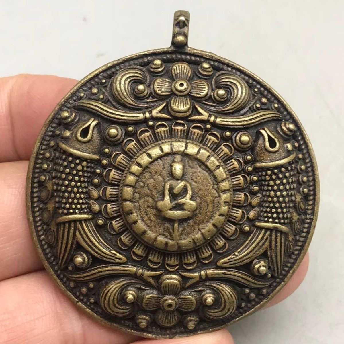 尼泊尔西藏黄铜铜佛释迦牟尼圆形佛牌吊坠藏式民族风文化牌挂饰